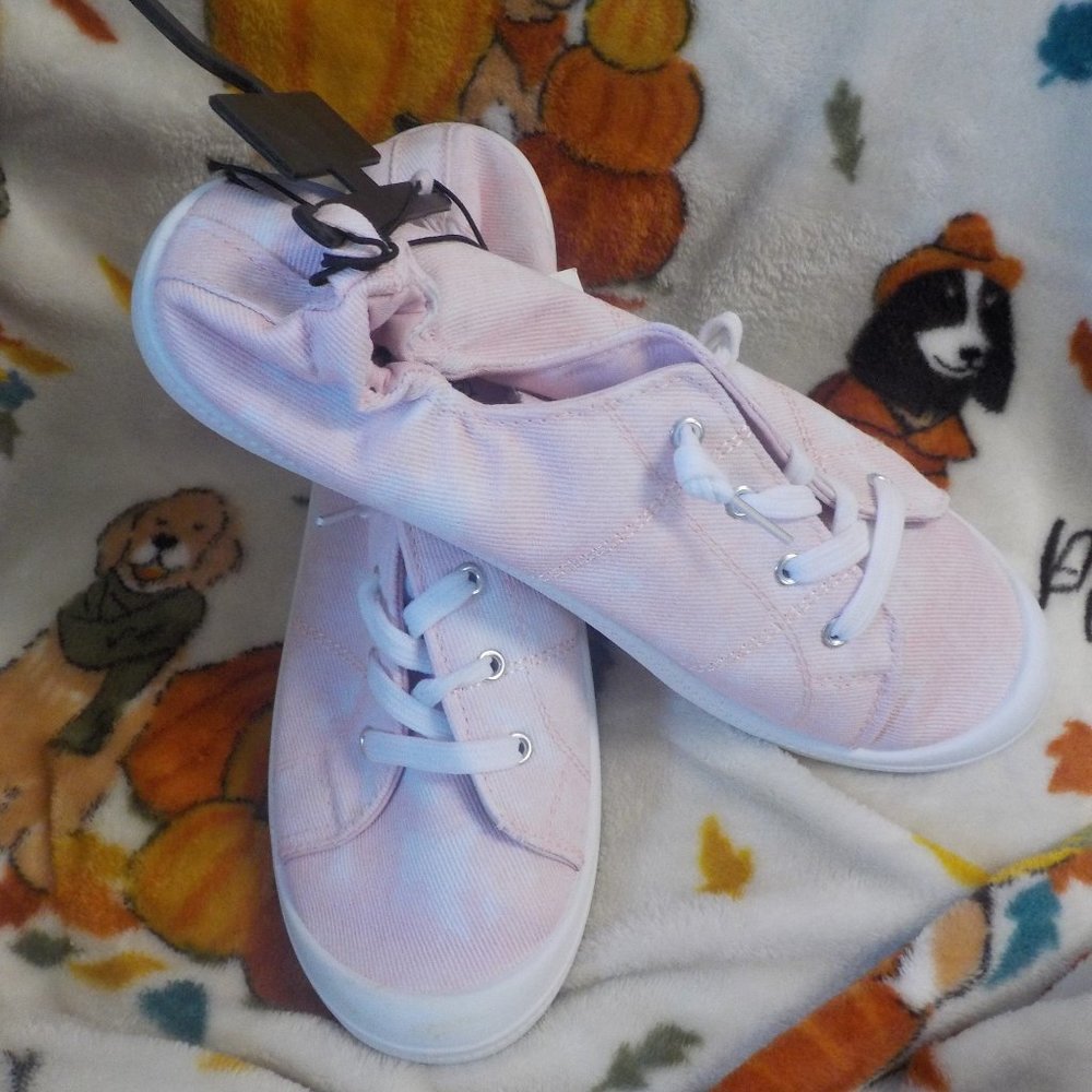 women's size nine/ten pink and white shoes from sole mates